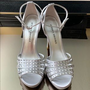 Audrey brooks dress hi heel.